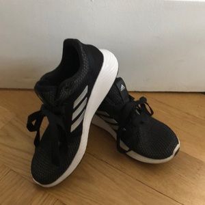 Barely worn Addidas Sneakers